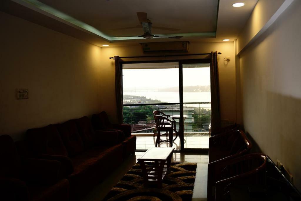 3 Bhk Apartment With River View ปณชี ภายนอก รูปภาพ